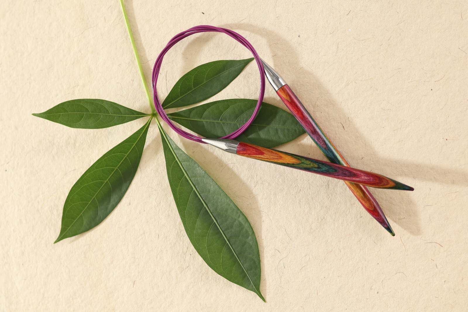 Circular knitting needles