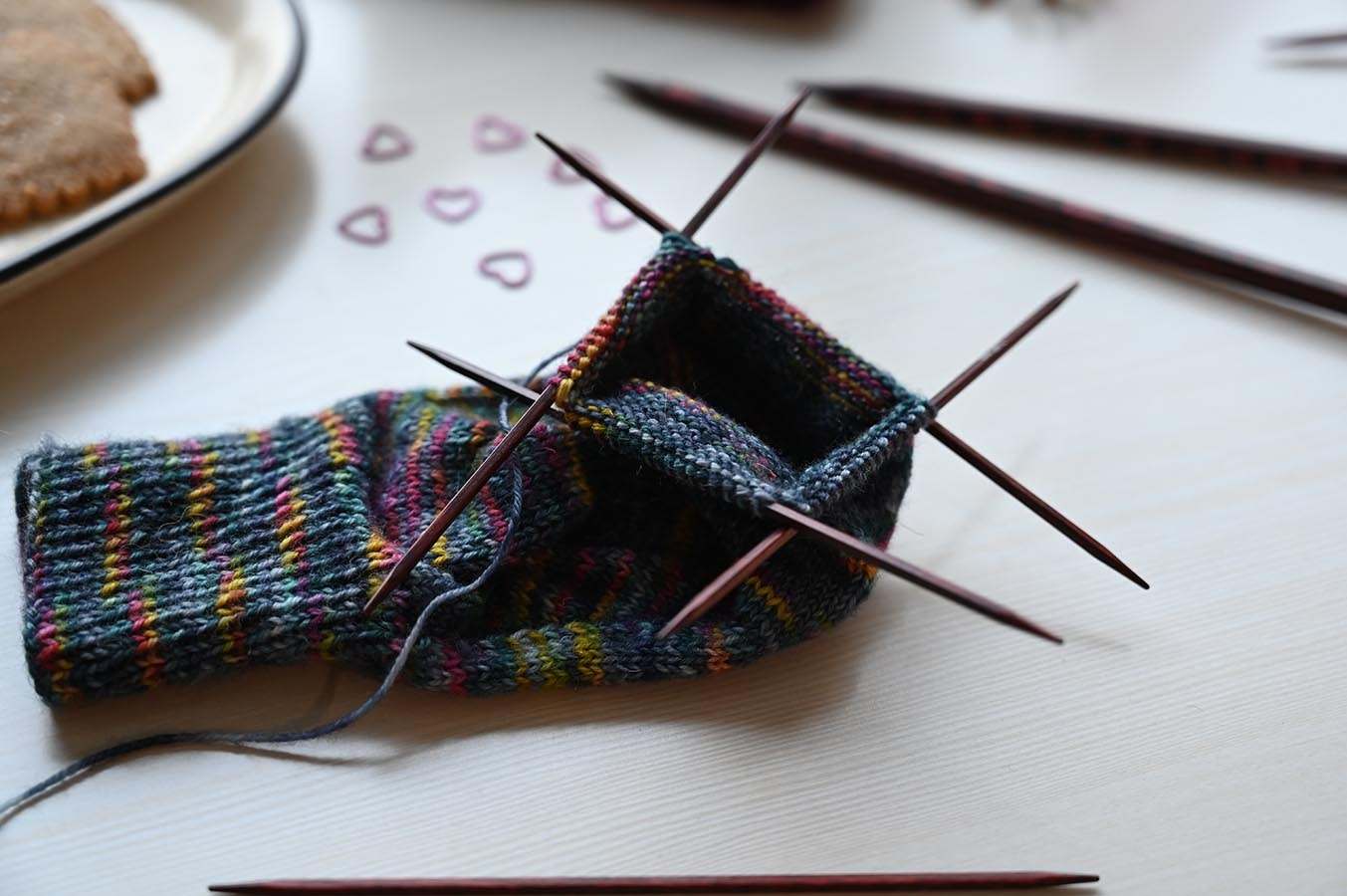 Double-pointed knitting needles
